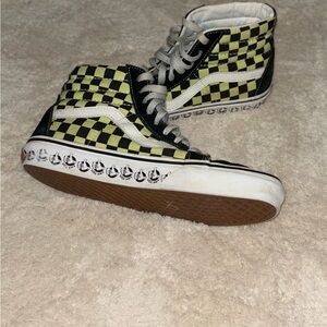 Unisex Vans Checkerboard High-Top Sneakers size 7.5 Men’s and 9 Women’s.